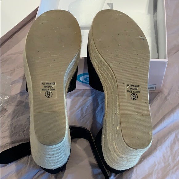 Soda wedges. Size 9. Style Fabia-s - Picture 3 of 4